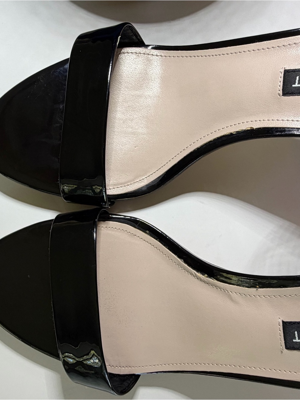 Nine West Black Patent Ankle Strap Block Heel Sandals Size 8.5 - Picture 6 of 9